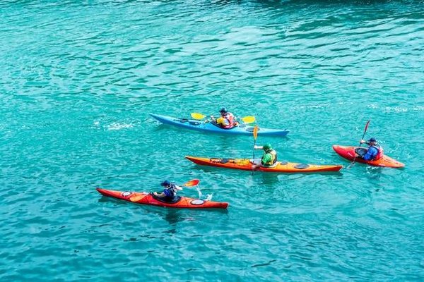 Quels sont les meilleurs parcours de canoë en Ardèche pour les athlètes débutants?